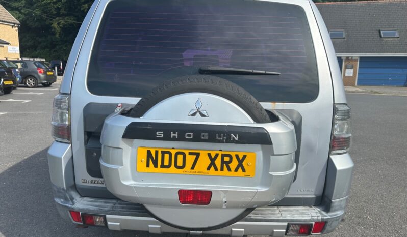 
								Mitsubishi Shogun 3.2 DI-DC Equippe 5dr Auto full									