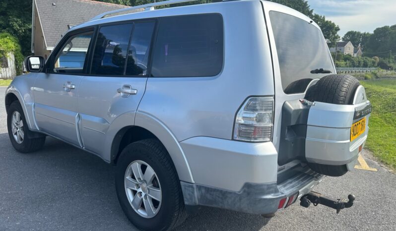 
								Mitsubishi Shogun 3.2 DI-DC Equippe 5dr Auto full									