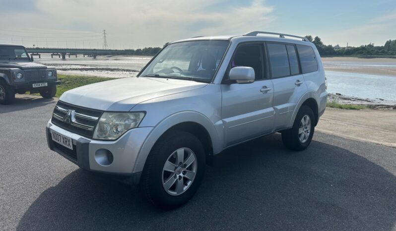 
								Mitsubishi Shogun 3.2 DI-DC Equippe 5dr Auto full									