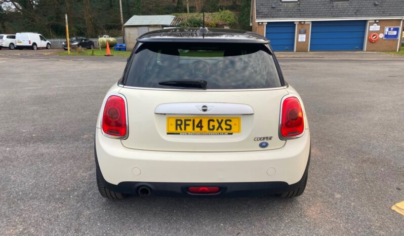 
								MINI Hatch 1.5 Cooper 3dr PEPPER PACK full									