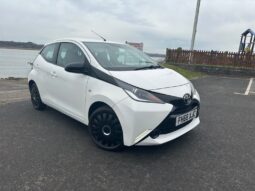 
										Toyota AYGO 1.0 VVT-i X-Play 5dr full									
