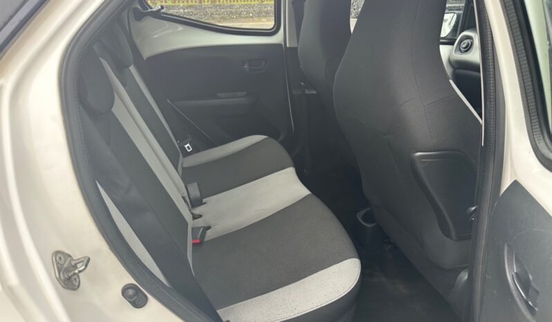 
								Toyota AYGO 1.0 VVT-i X-Play 5dr full									