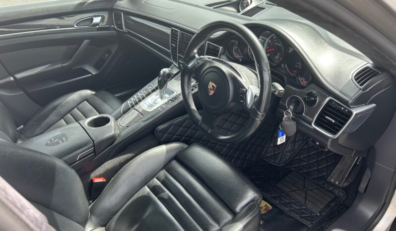 
								Porsche Panamera 4.8 V8 Turbo 4dr PDK full									