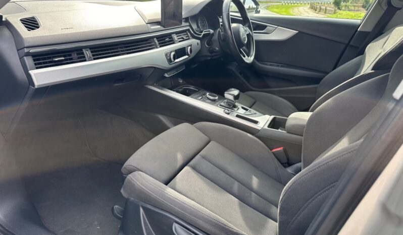 
								Audi A4 2.0 TDI Ultra Sport 5dr S Tronic full									