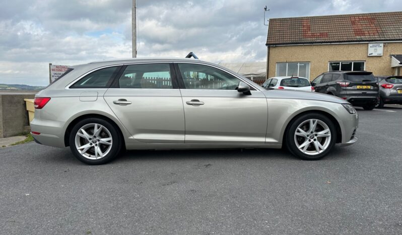 
								Audi A4 2.0 TDI Ultra Sport 5dr S Tronic full									