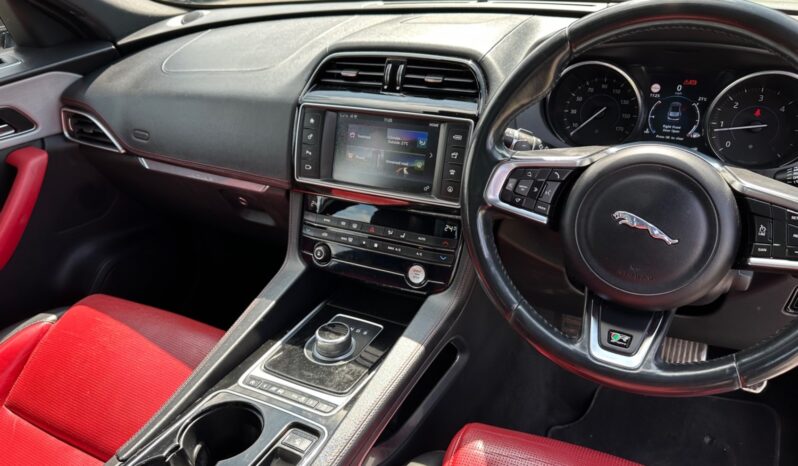 
								Jaguar F-Pace 2.0d R-Sport 5dr Auto AWD full									