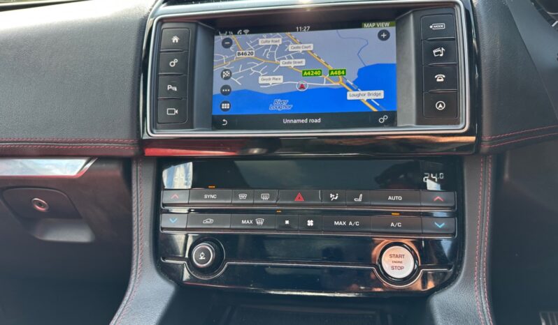 
								Jaguar F-Pace 2.0d R-Sport 5dr Auto AWD full									