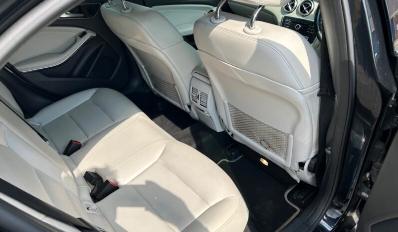 
								Mercedes-Benz A-Class A180d Sport Premium 5dr full									