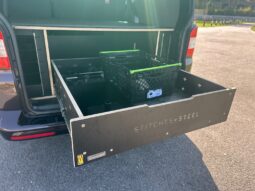 
										Volkswagen Transporter 2.0 TDI 140PS Highline Kombi Van full									