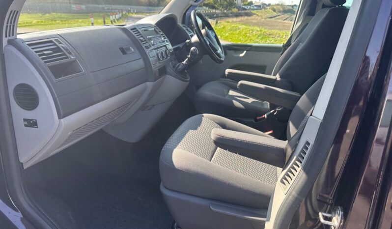 
								Volkswagen Transporter 2.0 TDI 140PS Highline Kombi Van full									