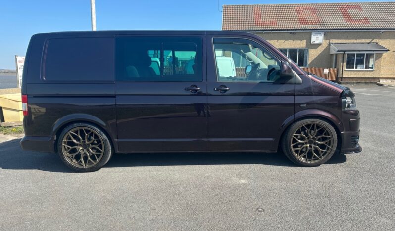 
								Volkswagen Transporter 2.0 TDI 140PS Highline Kombi Van full									