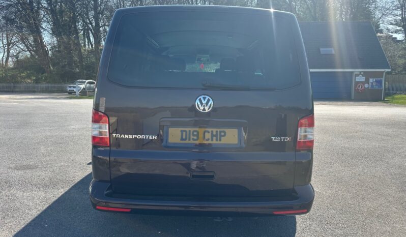 
								Volkswagen Transporter 2.0 TDI 140PS Highline Kombi Van full									
