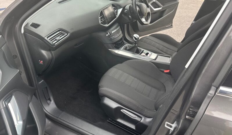 
								Peugeot 308 1.6 BlueHDi 120 Allure 5dr full									