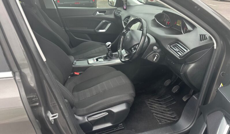 
								Peugeot 308 1.6 BlueHDi 120 Allure 5dr full									