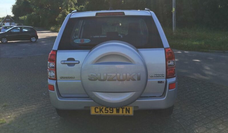 
								Suzuki Grand Vitara 2.4 VVT SZ4 full									