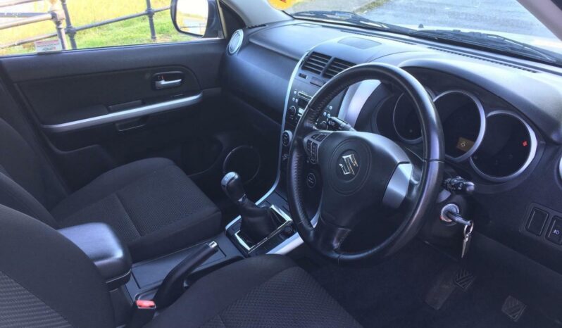 
								Suzuki Grand Vitara 2.4 VVT SZ4 full									