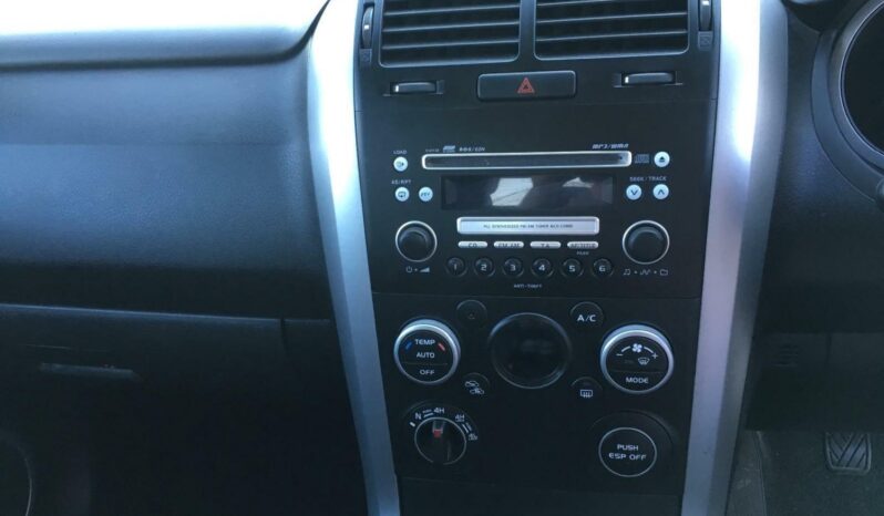 
								Suzuki Grand Vitara 2.4 VVT SZ4 full									