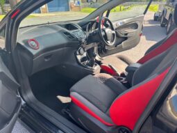 
										Ford Fiesta 1.0 EcoBoost 140 Zetec S Black 3dr full									