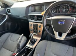 
										Volvo V40 D2 Cross Country SE 5dr full									