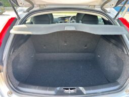 
										Volvo V40 D2 Cross Country SE 5dr full									
