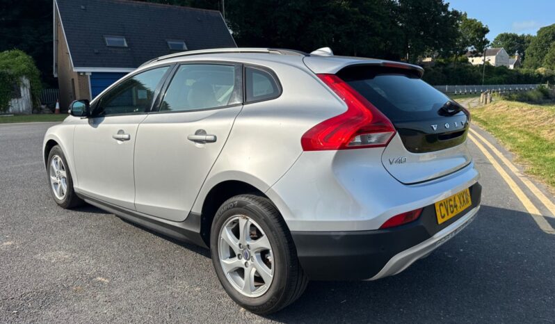 
								Volvo V40 D2 Cross Country SE 5dr full									