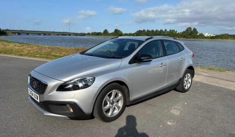 
								Volvo V40 D2 Cross Country SE 5dr full									
