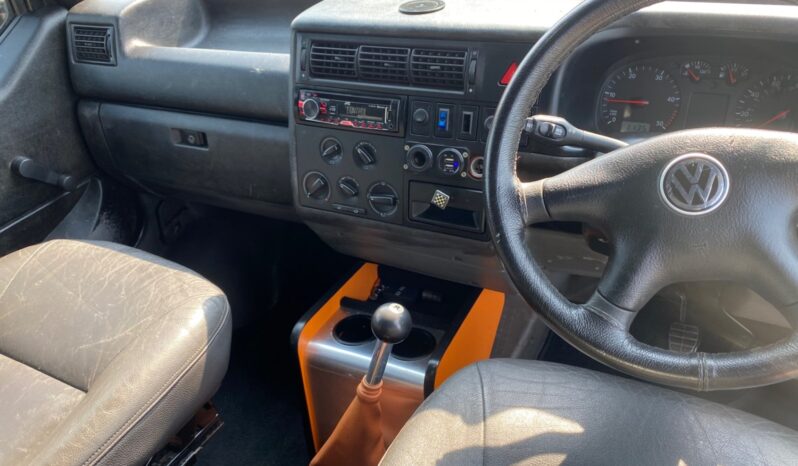 
								Volkswagen Transporter Window Van 25 Turbo full									