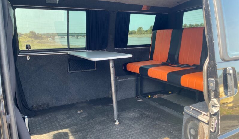 
								Volkswagen Transporter Window Van 25 Turbo full									