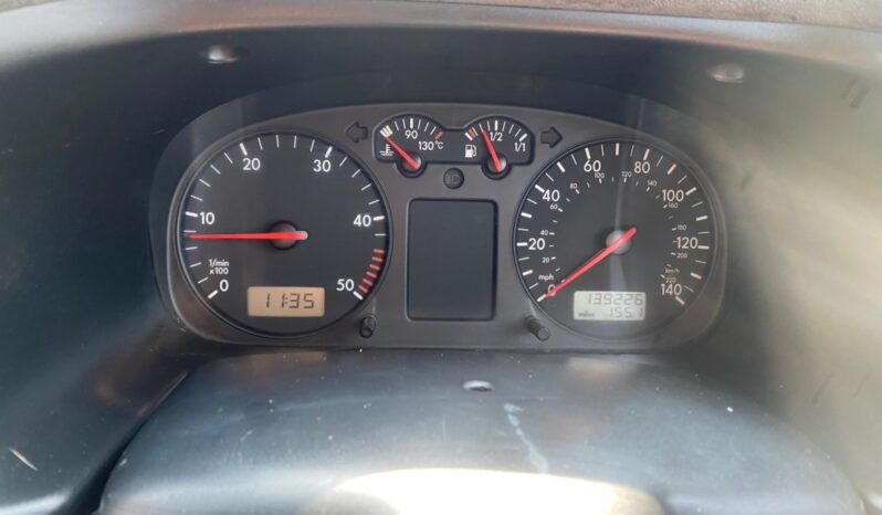 
								Volkswagen Transporter Window Van 25 Turbo full									