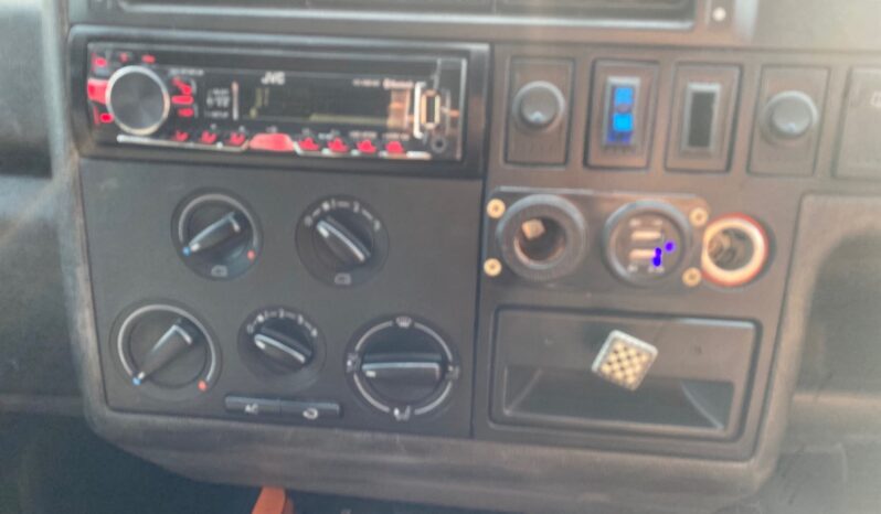 
								Volkswagen Transporter Window Van 25 Turbo full									