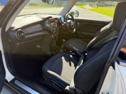 
										MINI Hatch 1.5 Cooper 3dr full									