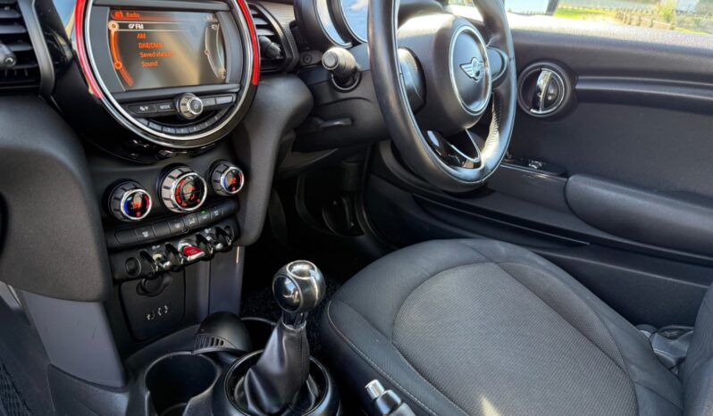 
								MINI Hatch 1.5 Cooper 3dr full									