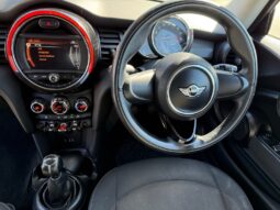 
										MINI Hatch 1.5 Cooper 3dr full									