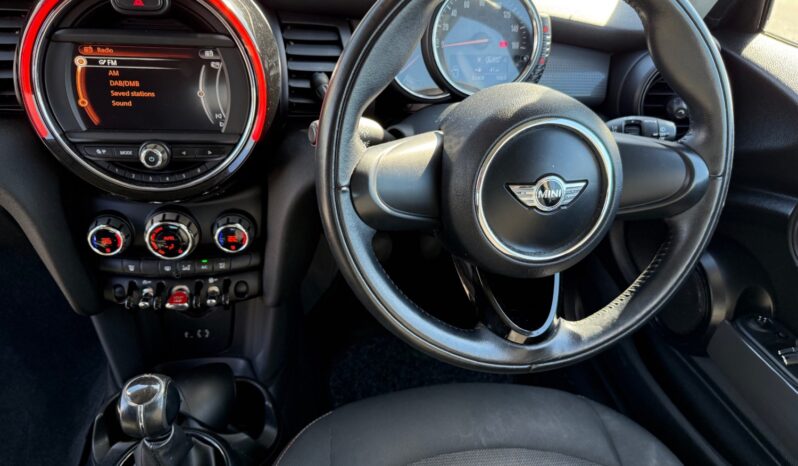 
								MINI Hatch 1.5 Cooper 3dr full									