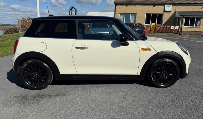 
								MINI Hatch 1.5 Cooper 3dr full									