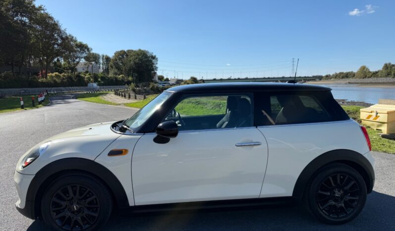 
								MINI Hatch 1.5 Cooper 3dr full									