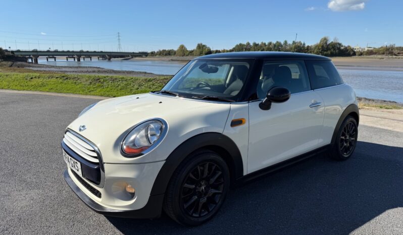 
								MINI Hatch 1.5 Cooper 3dr full									