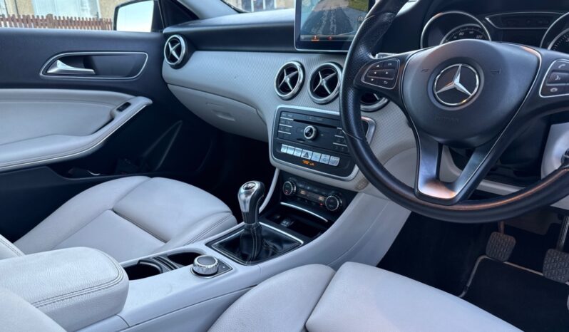 
								Mercedes-Benz A-Class A180d Sport Premium 5dr full									