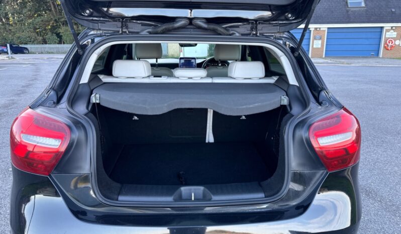 
								Mercedes-Benz A-Class A180d Sport Premium 5dr full									