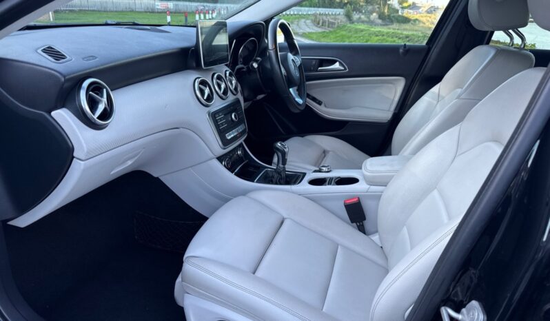 
								Mercedes-Benz A-Class A180d Sport Premium 5dr full									