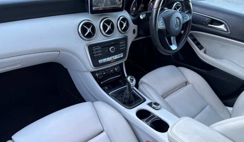 
								Mercedes-Benz A-Class A180d Sport Premium 5dr full									