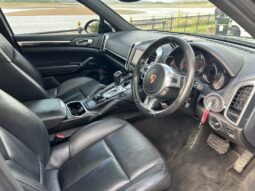
										Porsche Cayenne Platinum Edition Diesel 5dr Tiptronic S full									