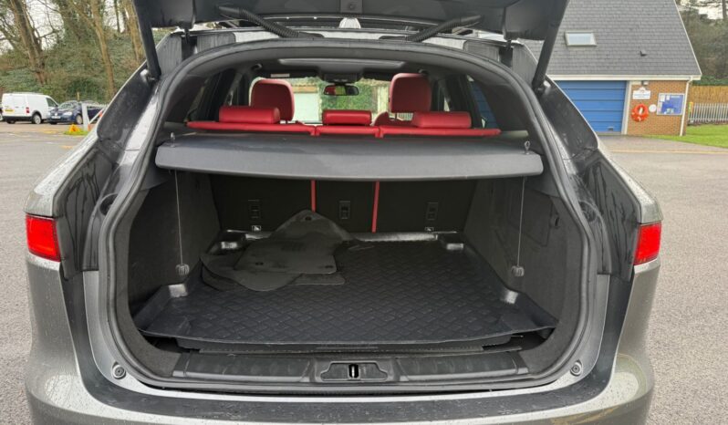 
								Jaguar F-Pace 3.0d V6 S 5dr Auto AWD full									