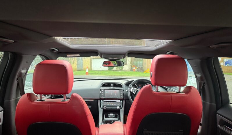 
								Jaguar F-Pace 3.0d V6 S 5dr Auto AWD full									