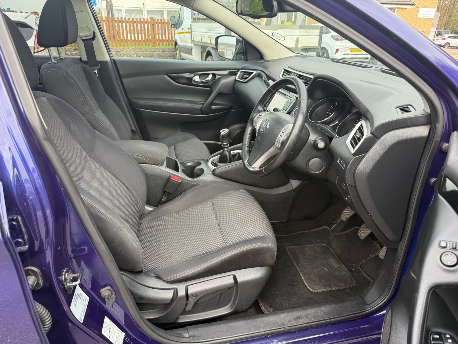 Nissan Qashqai 1.2 DiG-T N-Connecta 5dr