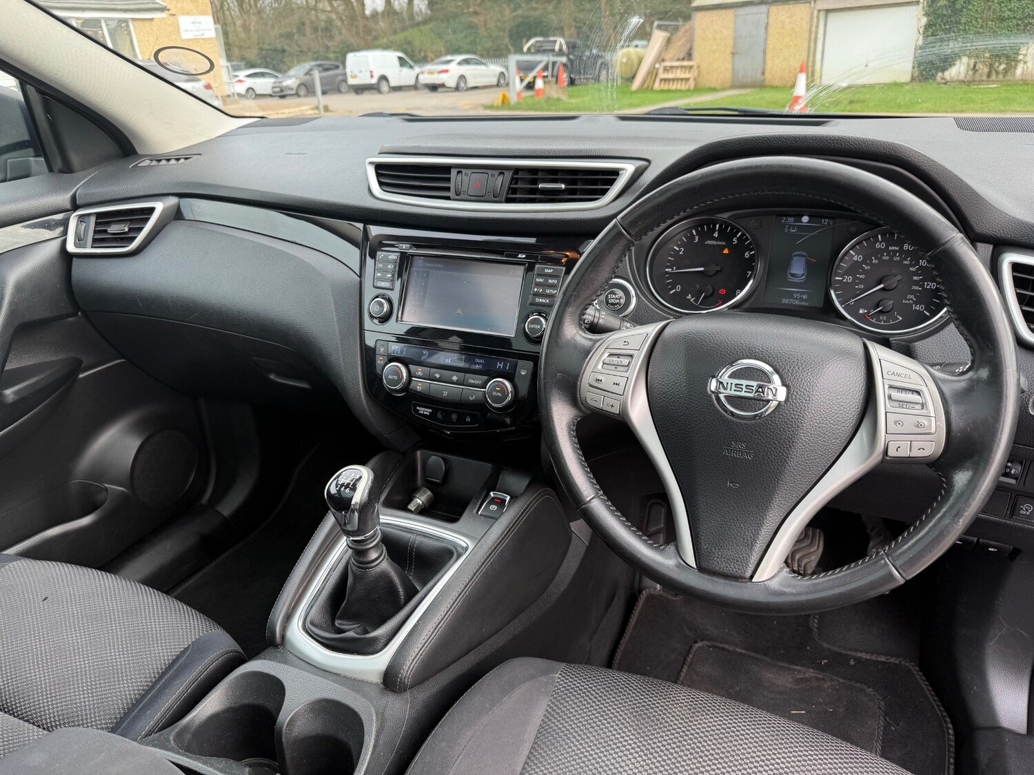 Nissan Qashqai 1.2 DiG-T N-Connecta 5dr