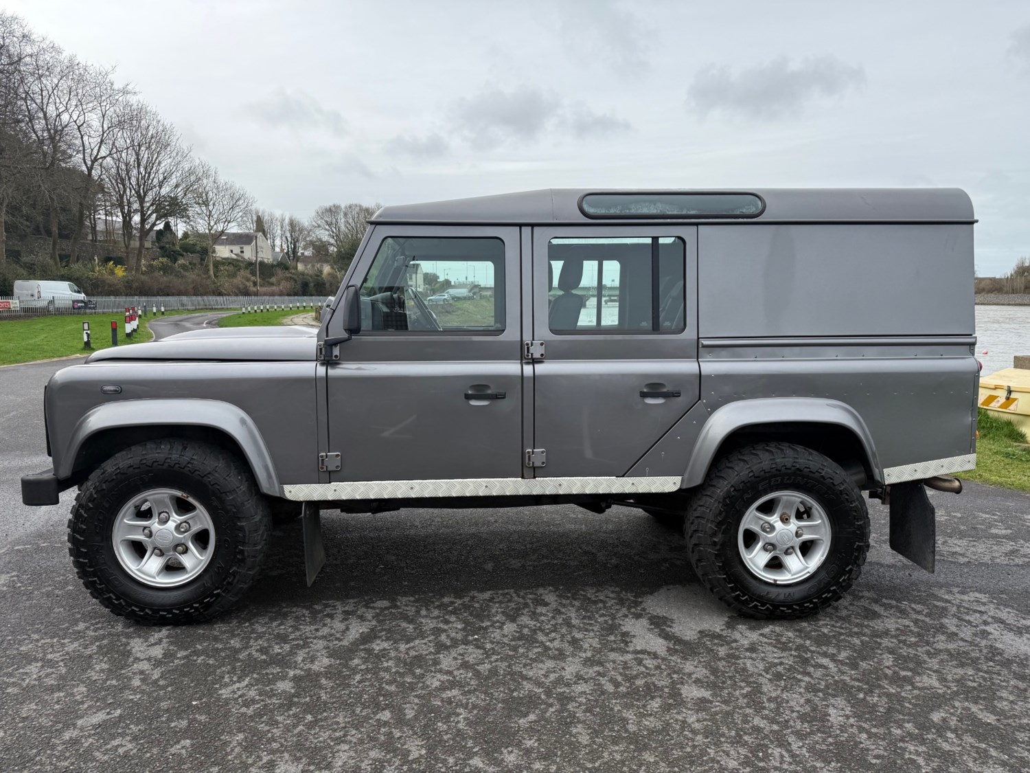 Land Rover Defender XS Utility Wagon TDCi