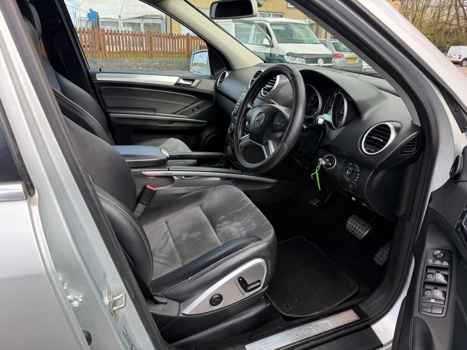 Mercedes-Benz M Class ML350 CDi BlueEFFICIENCY [231] Sport 5dr Tip Auto