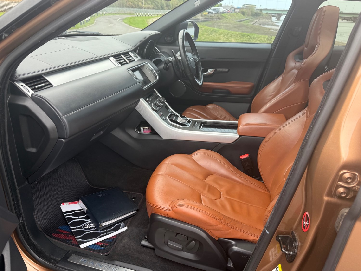 Land Rover Range Rover Evoque 2.2 SD4 Dynamic 5dr Auto [9]