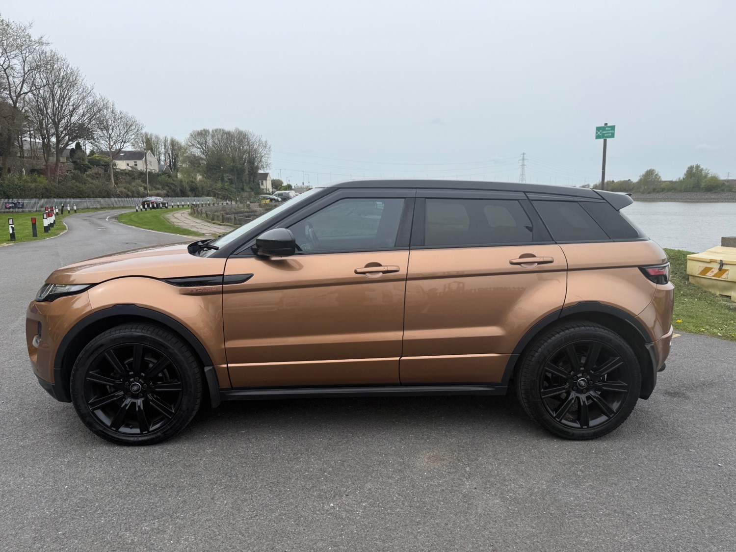 Land Rover Range Rover Evoque 2.2 SD4 Dynamic 5dr Auto [9]